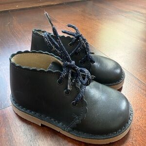 Adorable Cyrillus Navy shoes